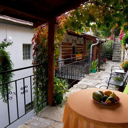 Hamry Guest house *